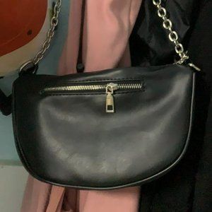 Stylish crescent-style one-handed bag for girls